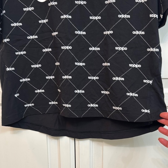 Adidas Black and White Patterned Tee. High low. Size S. - Picture 4 of 6